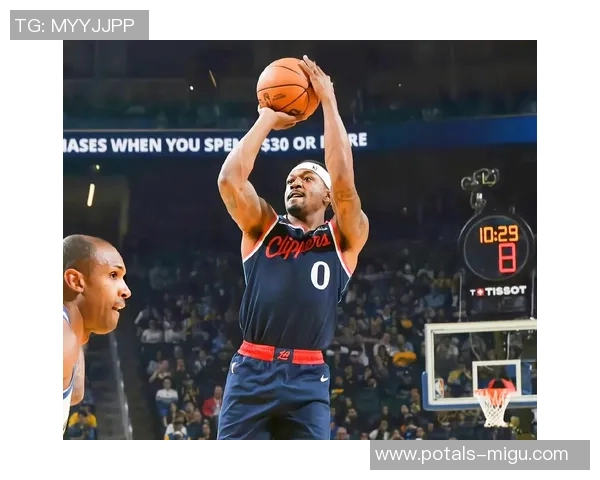 勇士与快船激战保罗42分展现绝佳状态引发球迷热议 勇士与快船激战保罗42分展现绝佳状态引发球迷热议